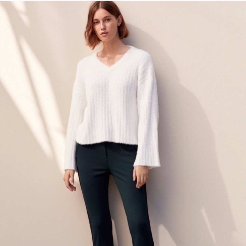 Aritzia Babaton Ulmann Fuzzy White Sweater